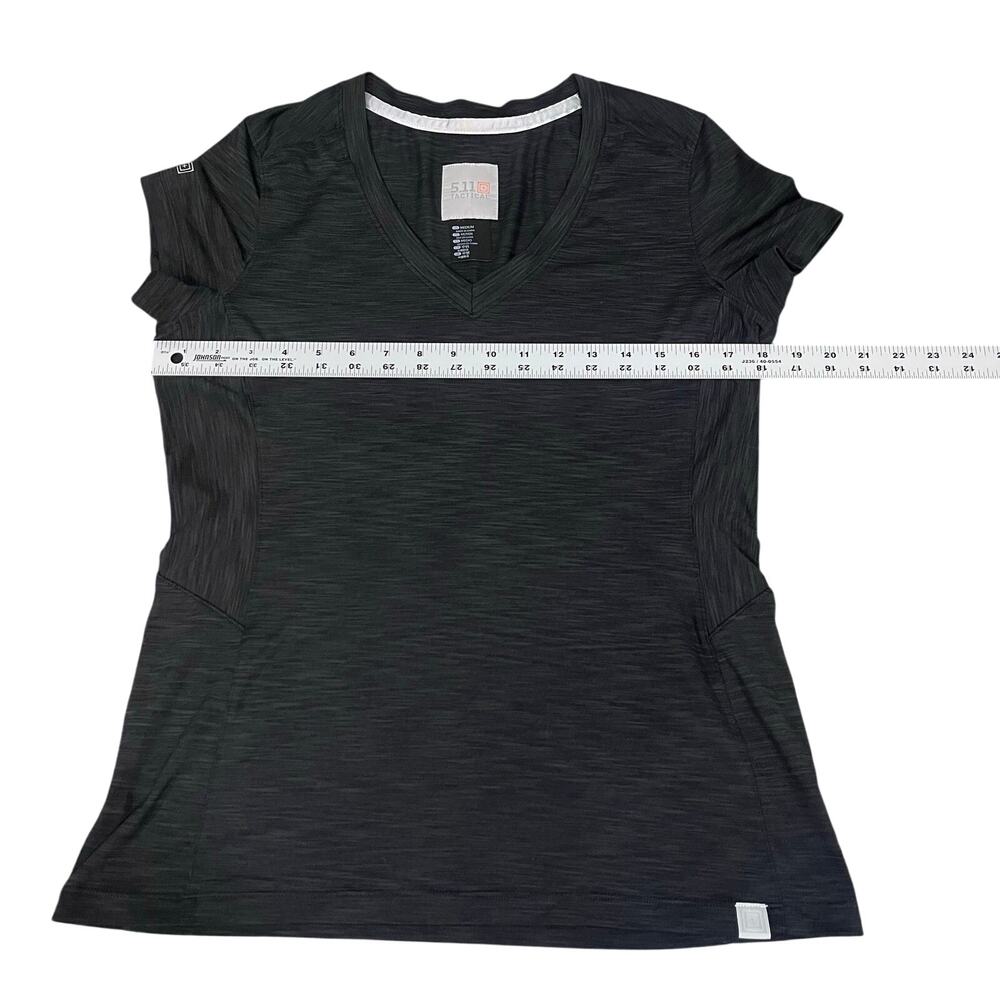 5.11 Tactical Women's Zig‑Zag V‑Neck Short Sleeve Active Shirt Heather Gray M - Picture 5 of 6